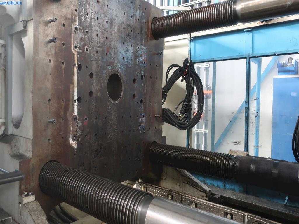 Stroji in tehnična oprema na področju brizganja plastike (1600 - 23000 kN)-5
