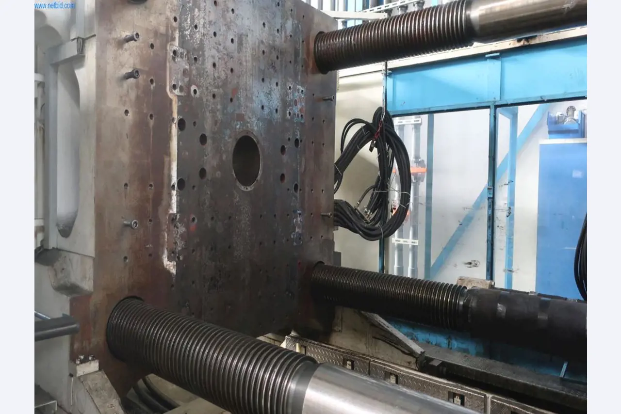 Stroje a technická zařízení v oblasti vstřikování plastů (1600 - 23000 kN)-5