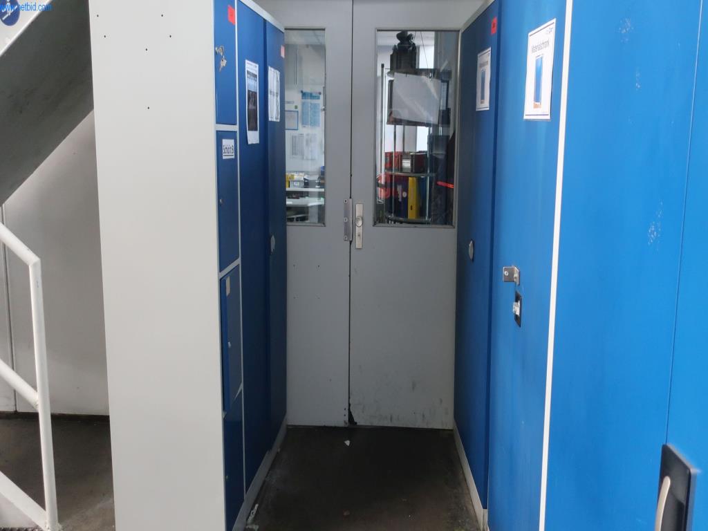 Stroji in tehnična oprema na področju brizganja plastike (1600 - 23000 kN)-3