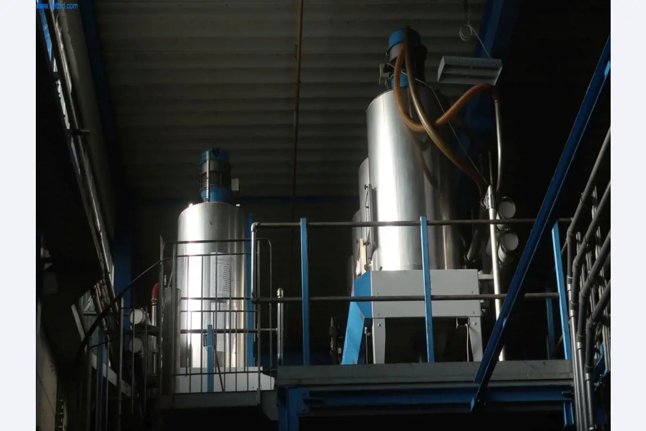 Stroji in tehnična oprema na področju brizganja plastike (1600 - 23000 kN)-3