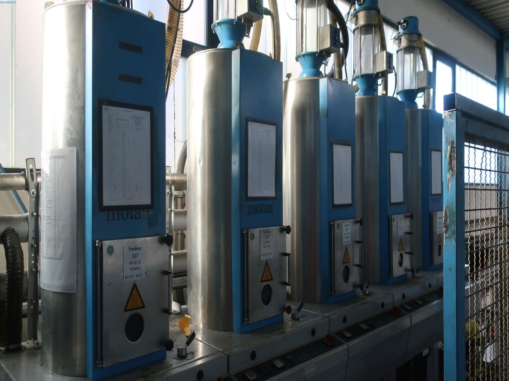 Máquinas y equipos técnicos en el ámbito del moldeo por inyección de plásticos (1600 - 23000 kN)-4