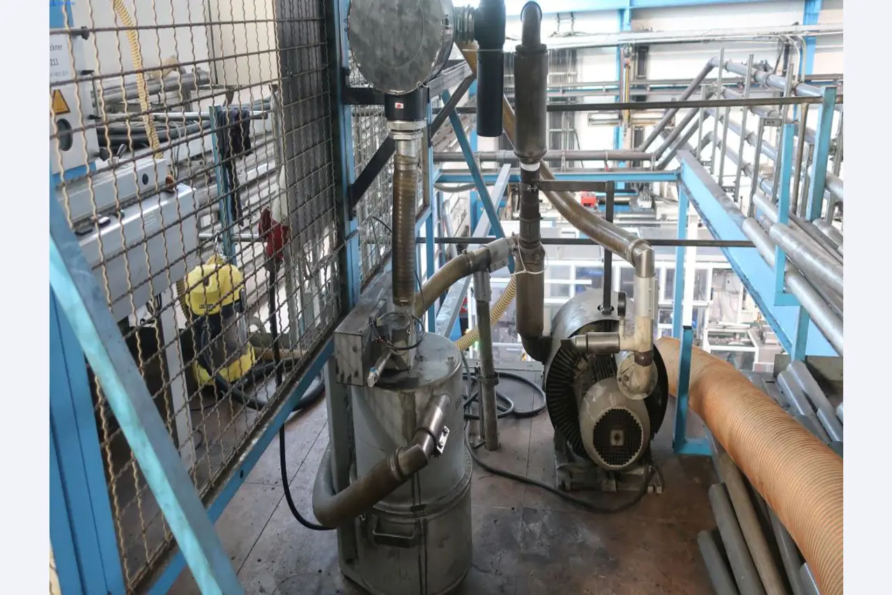 Stroji in tehnična oprema na področju brizganja plastike (1600 - 23000 kN)-5