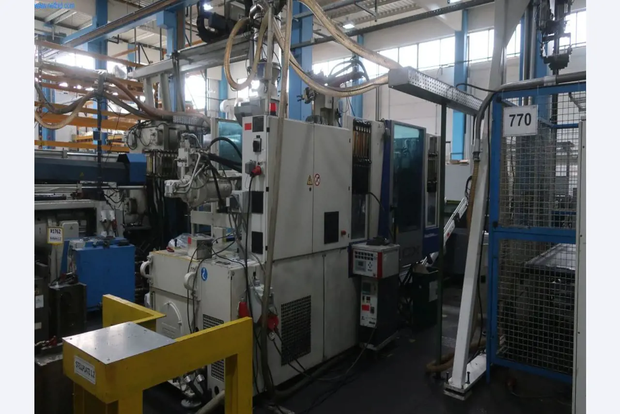 Máquinas y equipos técnicos en el ámbito del moldeo por inyección de plásticos (1600 - 23000 kN)-2