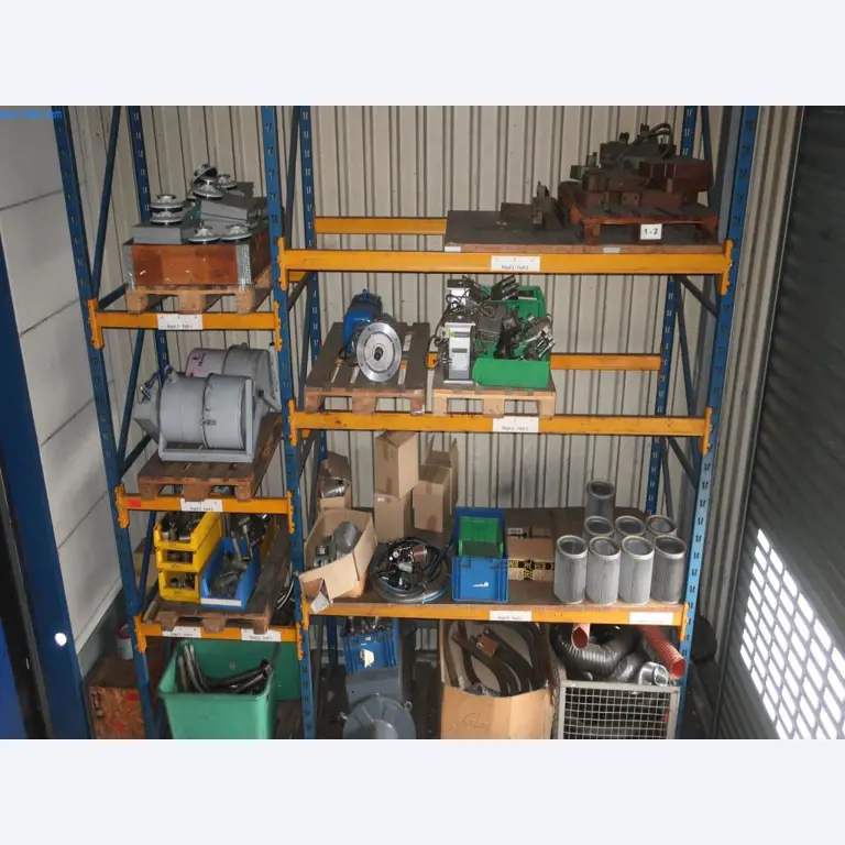 Máquinas y equipos técnicos en el ámbito del moldeo por inyección de plásticos (1600 - 23000 kN)-1