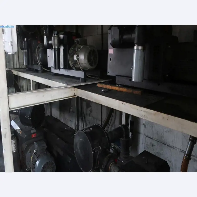 Stroji in tehnična oprema na področju brizganja plastike (1600 - 23000 kN)-4