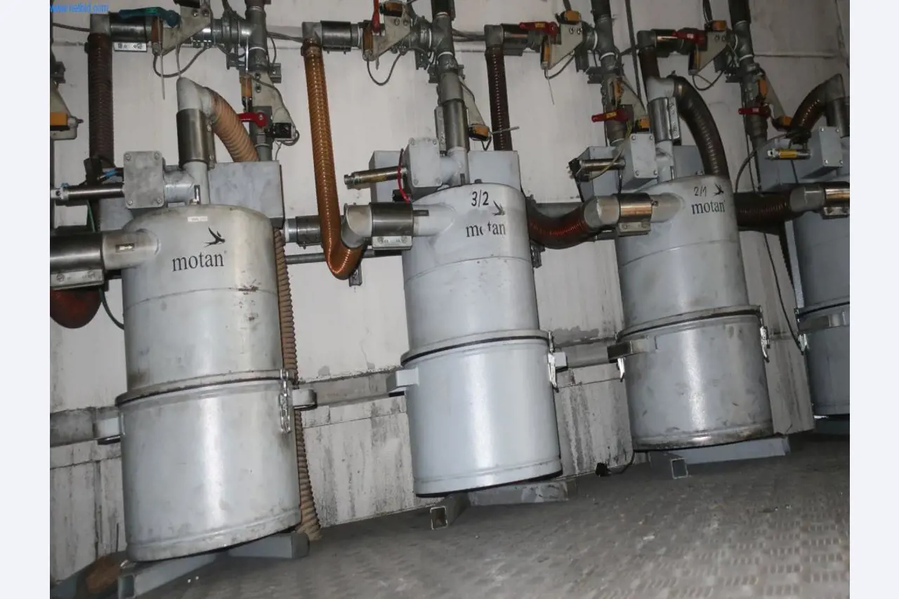 Stroji in tehnična oprema na področju brizganja plastike (1600 - 23000 kN)-5