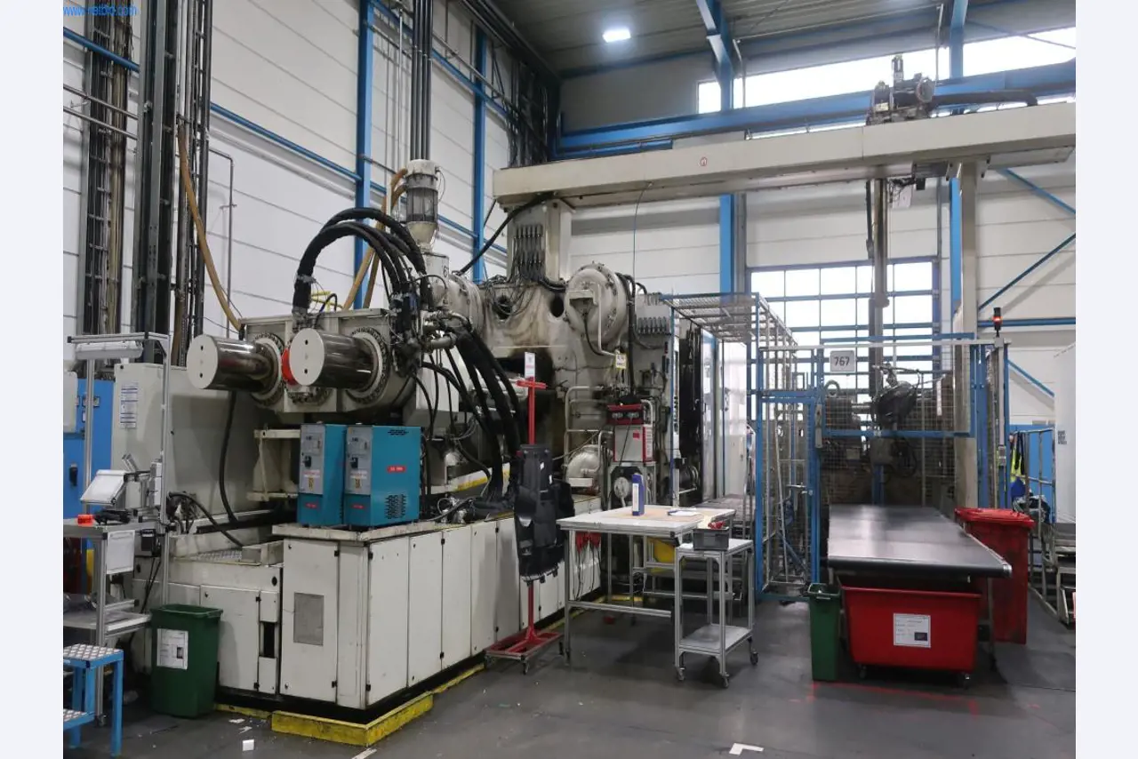 Machines en technische uitrusting op het gebied van kunststof spuitgieten (1600 - 23000 kN)-1