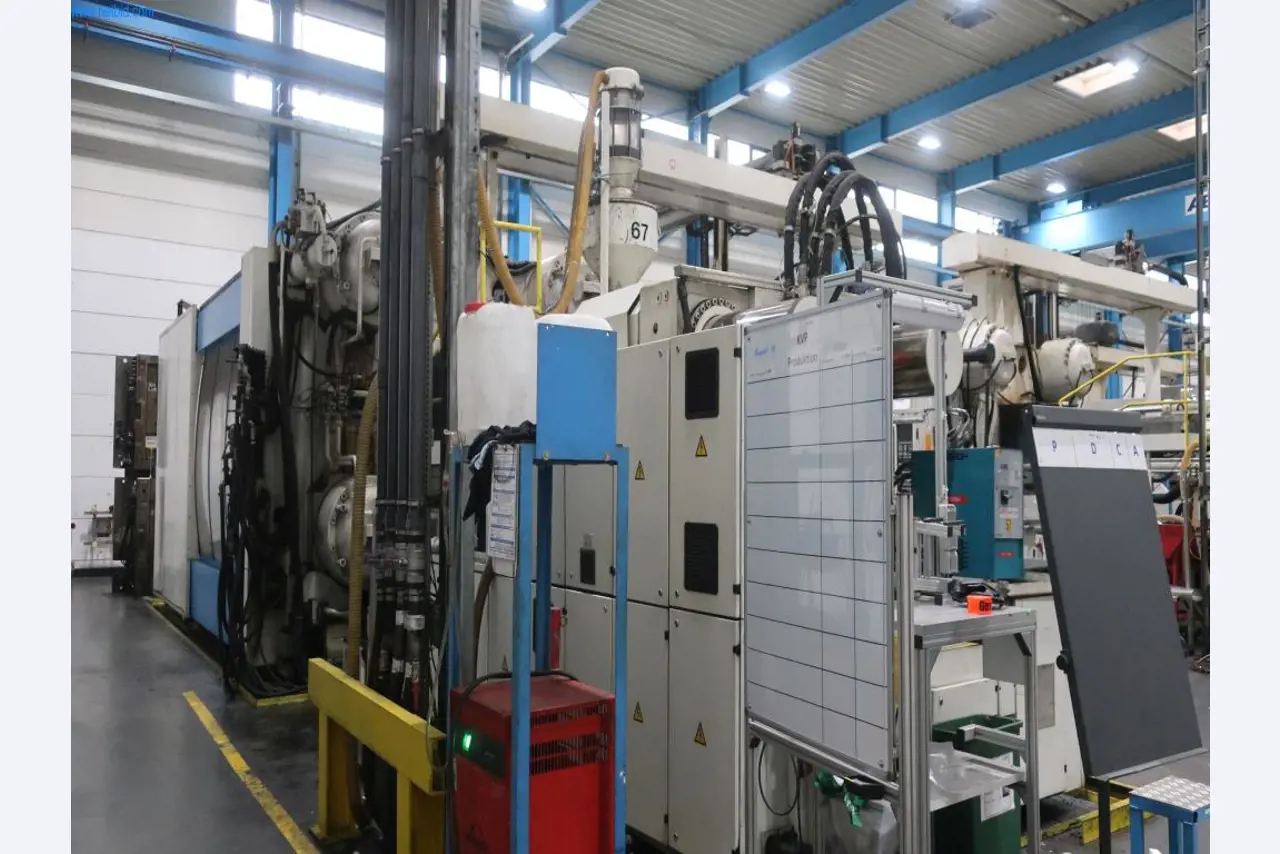 Machines en technische uitrusting op het gebied van kunststof spuitgieten (1600 - 23000 kN)-2