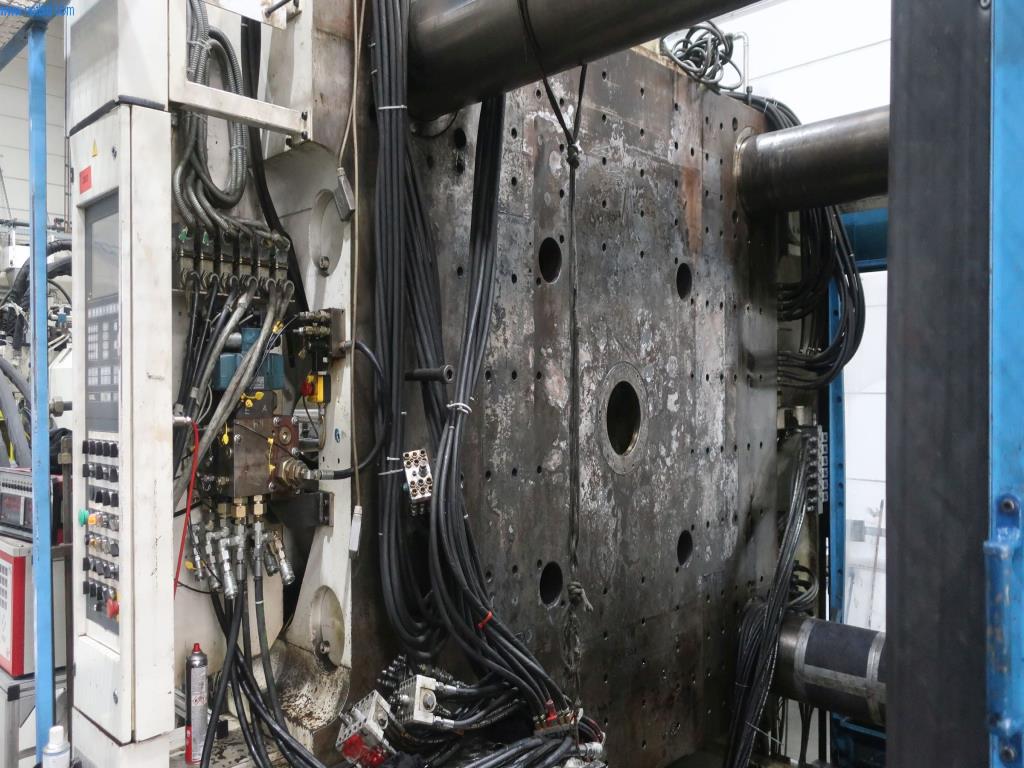 Maszyny i urządzenia techniczne w dziedzinie formowania wtryskowego tworzyw sztucznych (1600 - 23000 kN)-4