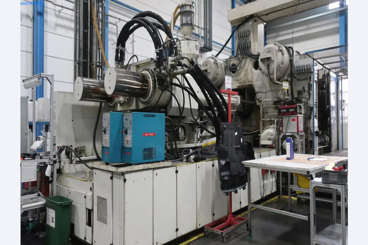 Machines en technische uitrusting op het gebied van kunststof spuitgieten (1600 - 23000 kN)-8