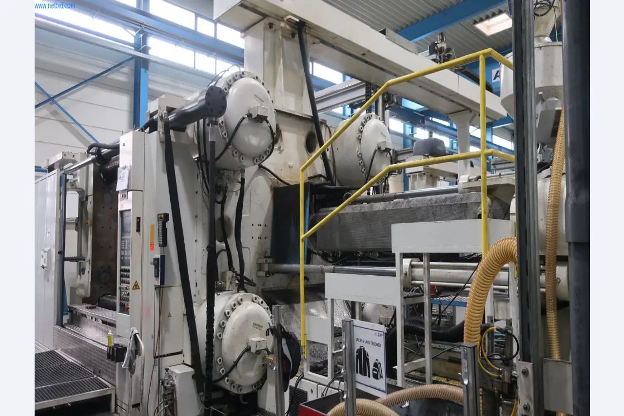 Máquinas y equipos técnicos en el ámbito del moldeo por inyección de plásticos (1600 - 23000 kN)-3