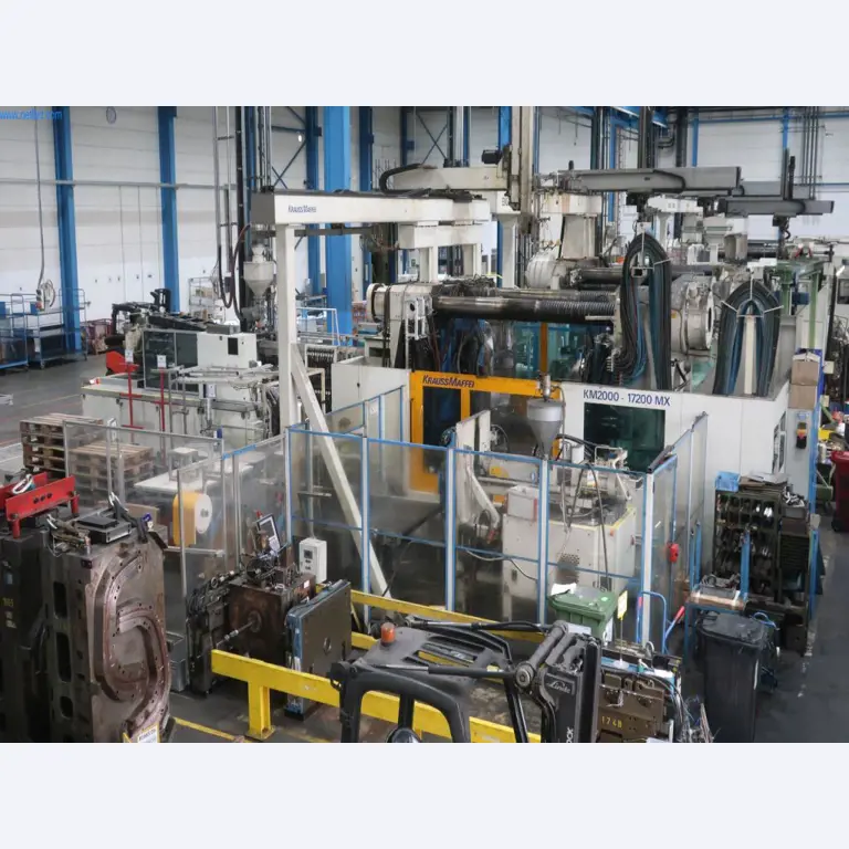 Máquinas y equipos técnicos en el ámbito del moldeo por inyección de plásticos (1600 - 23000 kN)-1