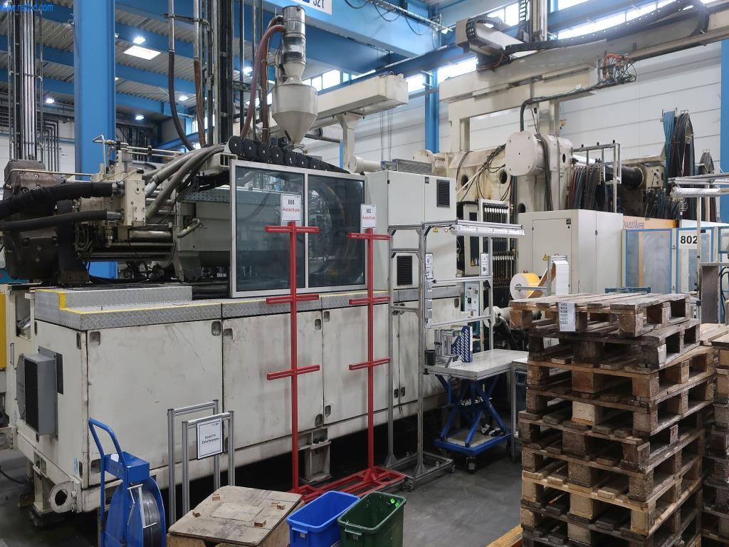 Stroji in tehnična oprema na področju brizganja plastike (1600 - 23000 kN)-3