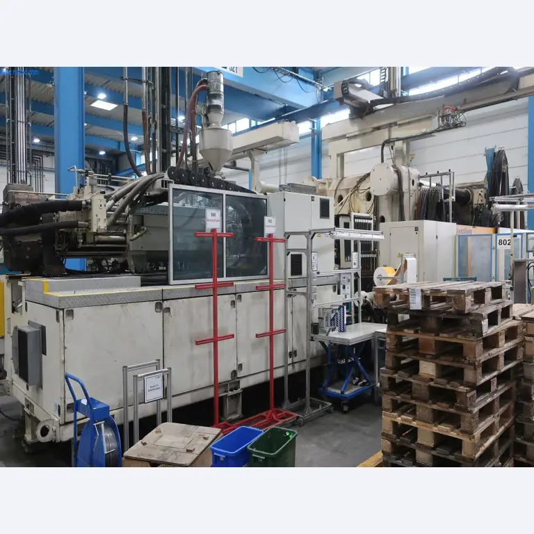 Máquinas y equipos técnicos en el ámbito del moldeo por inyección de plásticos (1600 - 23000 kN)-3
