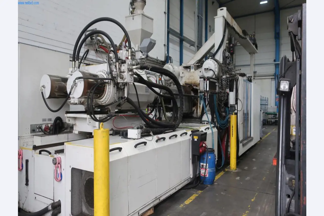 Maszyny i urządzenia techniczne w dziedzinie formowania wtryskowego tworzyw sztucznych (1600 - 23000 kN)-1