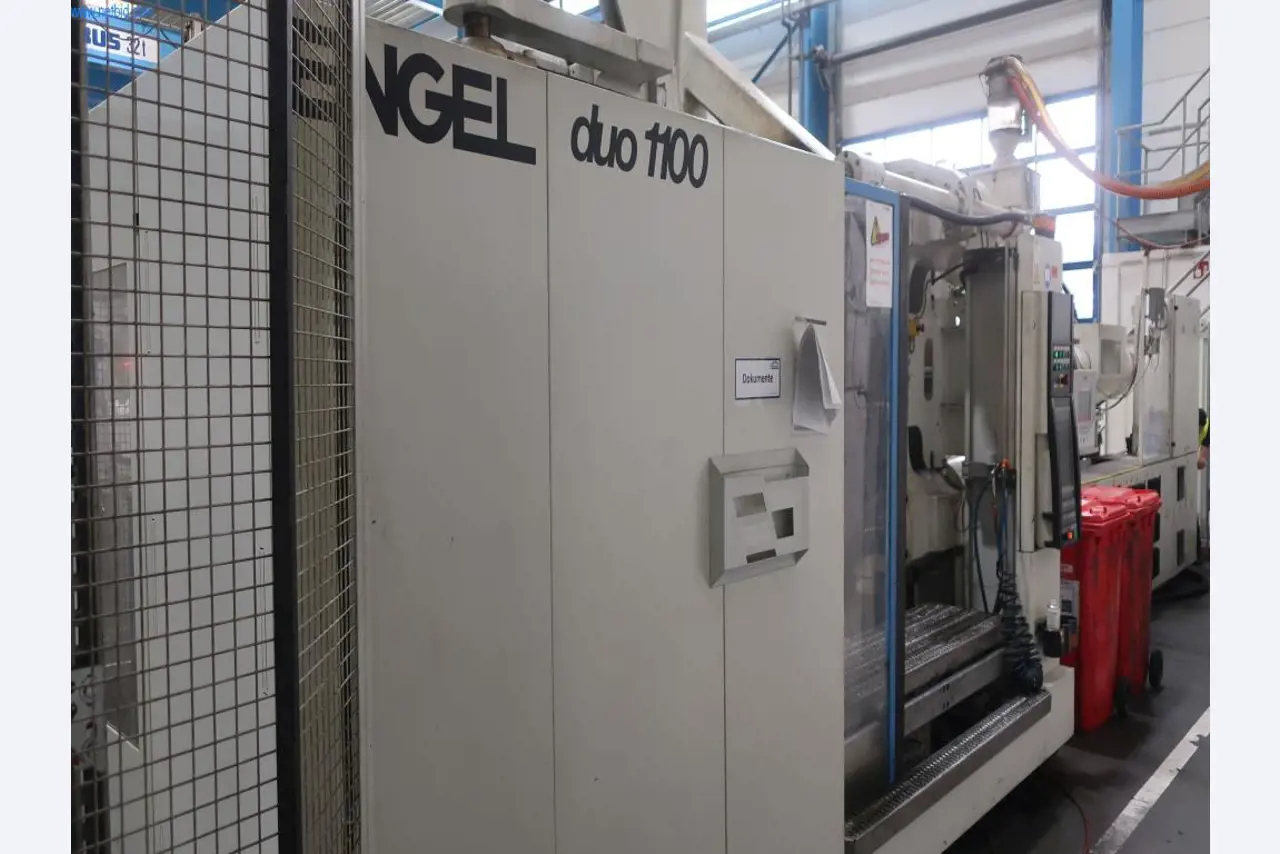 Maszyny i urządzenia techniczne w dziedzinie formowania wtryskowego tworzyw sztucznych (1600 - 23000 kN)-4