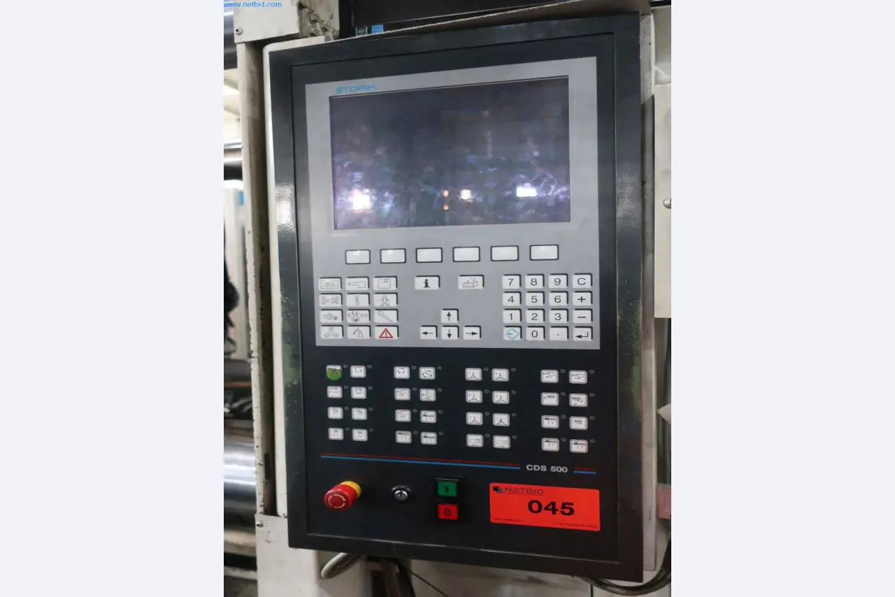 Máquinas e equipamento técnico no domínio da moldagem por injeção de plástico (1600 - 23000 kN)-4