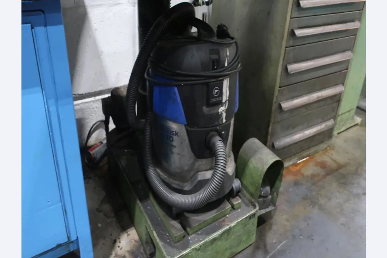 Stroje a technická zařízení v oblasti vstřikování plastů (1600 - 23000 kN)-1