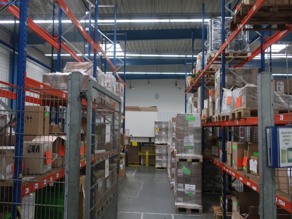 Stroje a technická zařízení v oblasti vstřikování plastů (1600 - 23000 kN)-1