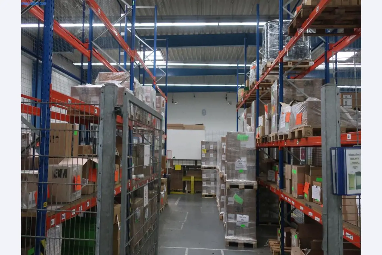 Stroje a technická zařízení v oblasti vstřikování plastů (1600 - 23000 kN)-1