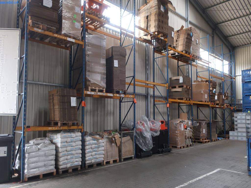 Stroji in tehnična oprema na področju brizganja plastike (1600 - 23000 kN)-1