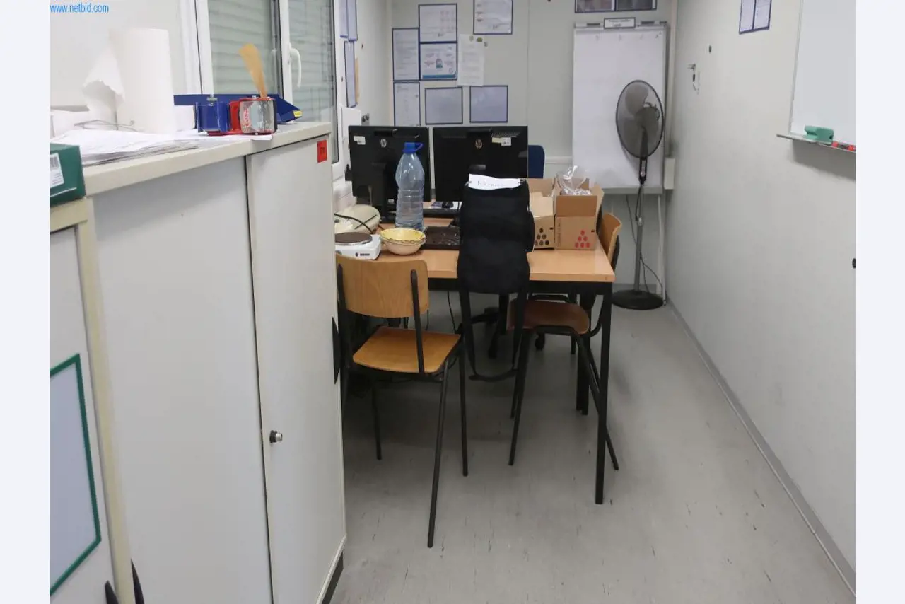 Stroji in tehnična oprema na področju brizganja plastike (1600 - 23000 kN)-1