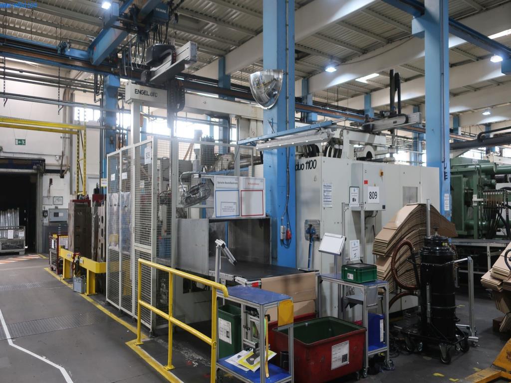 Machines and technical systems in the field of plastic injection molding (1600 - 23000 kN)-1