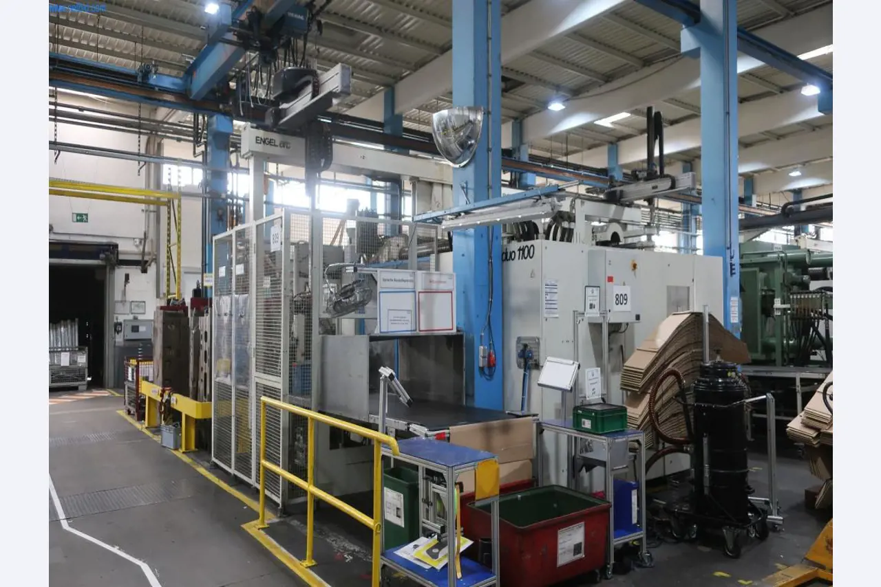 Machines et installations techniques du secteur de l'injection plastique (1600 - 23000 kN)-1