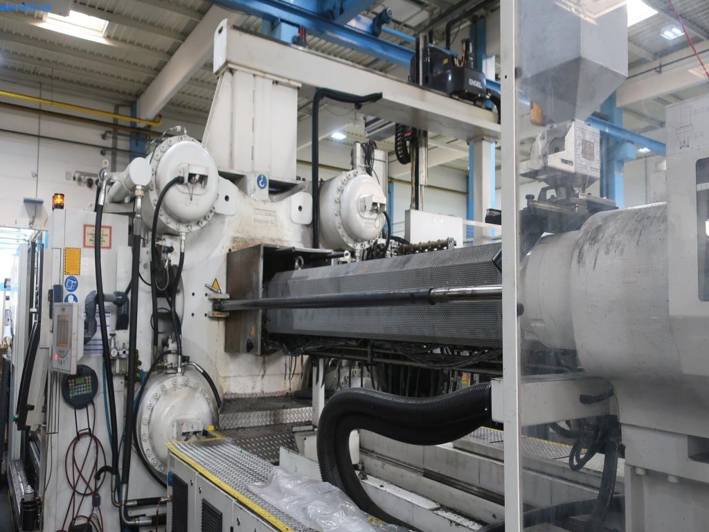 Machines and technical systems in the field of plastic injection molding (1600 - 23000 kN)-4