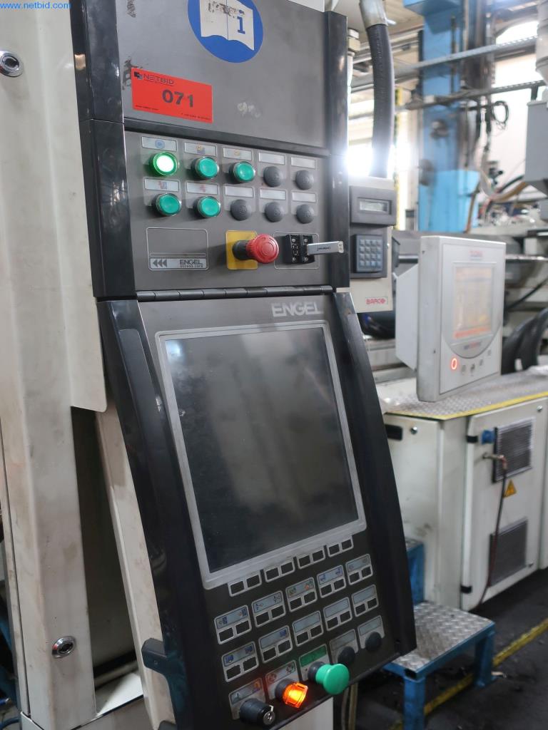 Machines and technical systems in the field of plastic injection molding (1600 - 23000 kN)-5