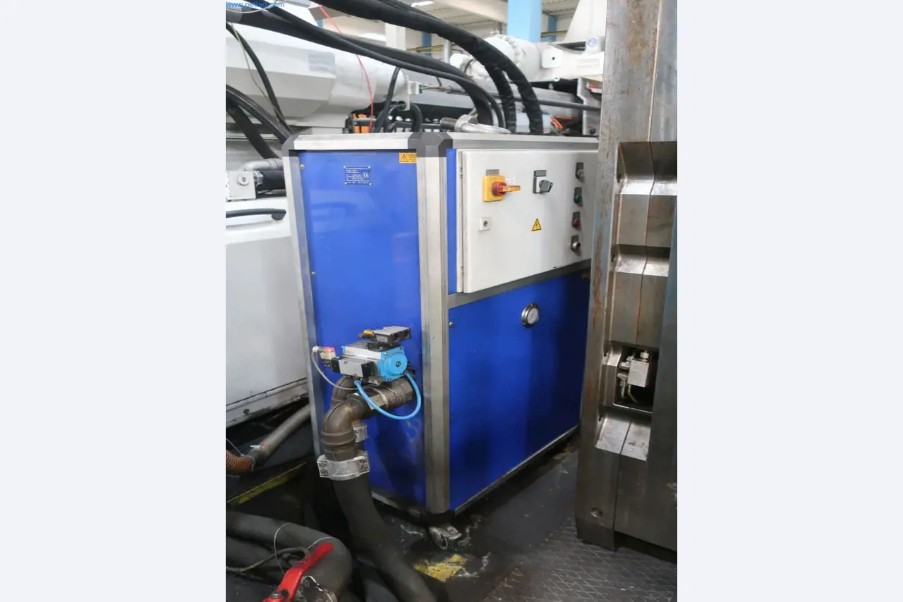 Machines et installations techniques du secteur de l'injection plastique (1600 - 23000 kN)-6