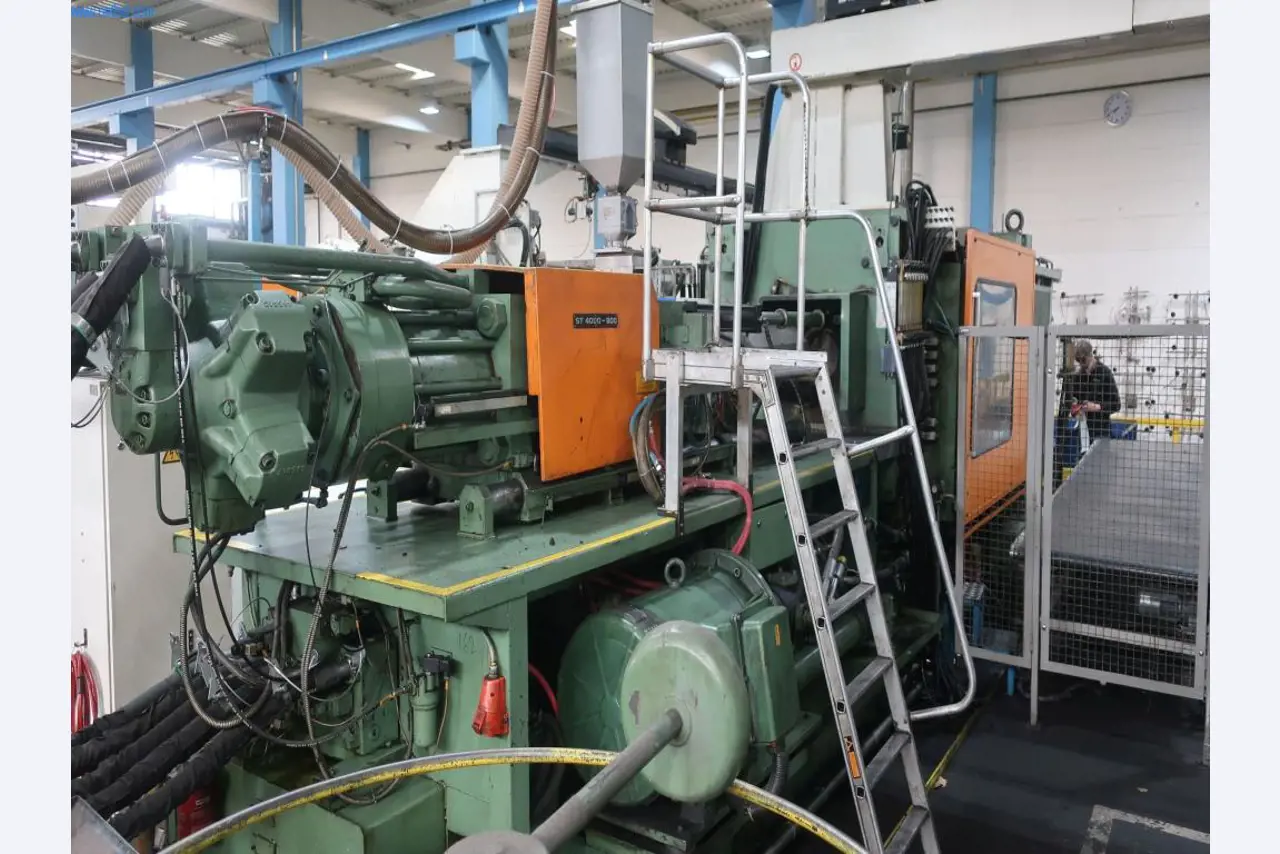 Stroje a technická zařízení v oblasti vstřikování plastů (1600 - 23000 kN)-1