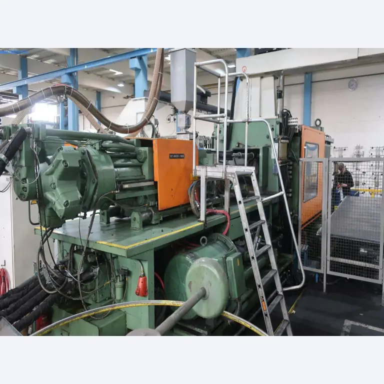 Stroje a technická zařízení v oblasti vstřikování plastů (1600 - 23000 kN)-1