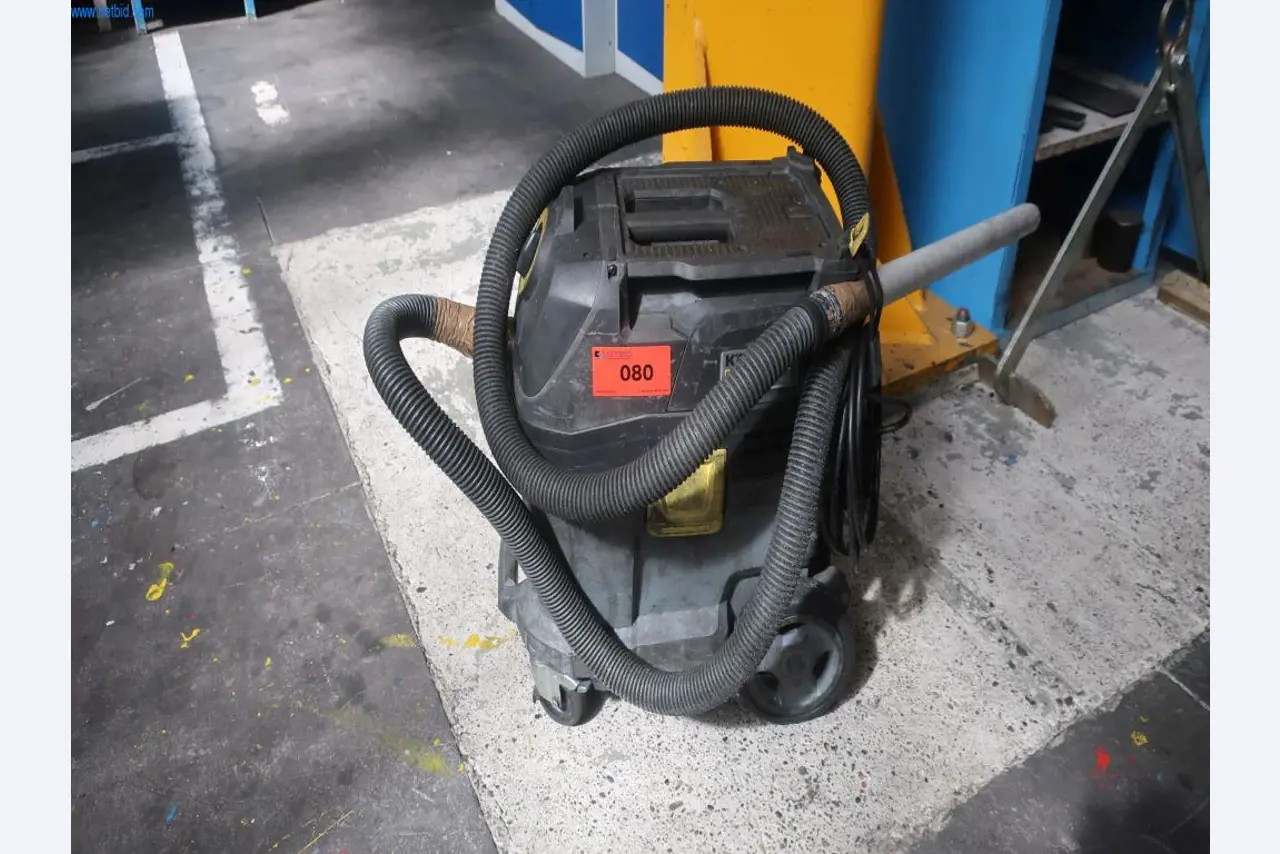 Máquinas y equipos técnicos en el ámbito del moldeo por inyección de plásticos (1600 - 23000 kN)-1