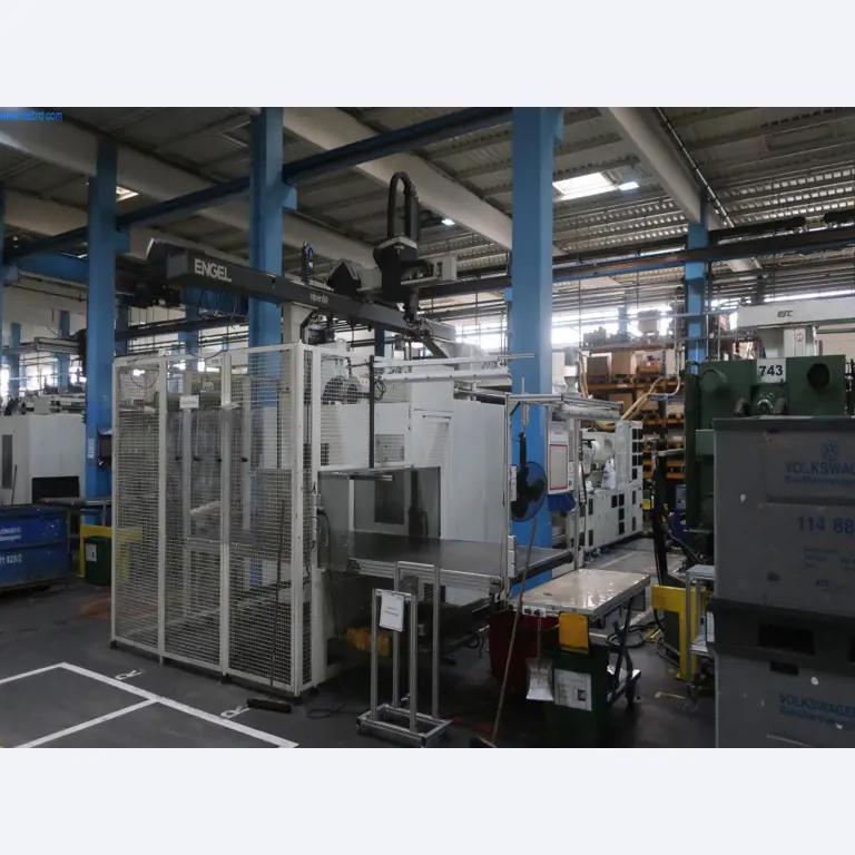 Máquinas y equipos técnicos en el ámbito del moldeo por inyección de plásticos (1600 - 23000 kN)-2