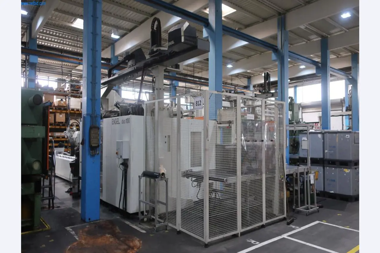 Máquinas y equipos técnicos en el ámbito del moldeo por inyección de plásticos (1600 - 23000 kN)-3