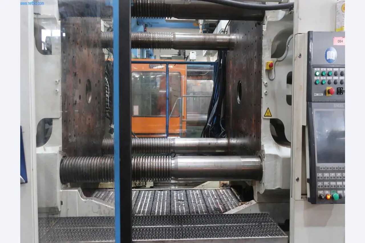 Máquinas y equipos técnicos en el ámbito del moldeo por inyección de plásticos (1600 - 23000 kN)-4
