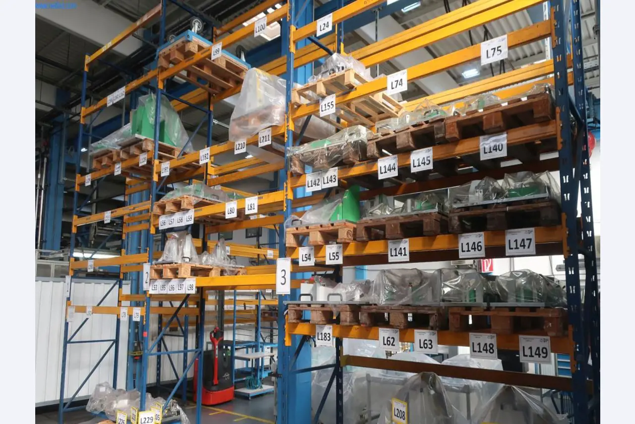 Stroje a technická zařízení v oblasti vstřikování plastů (1600 - 23000 kN)-1