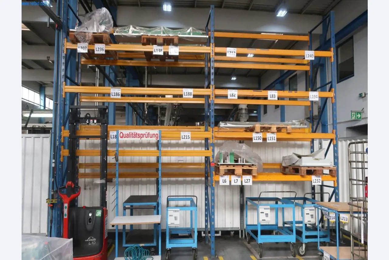 Stroje a technická zařízení v oblasti vstřikování plastů (1600 - 23000 kN)-2