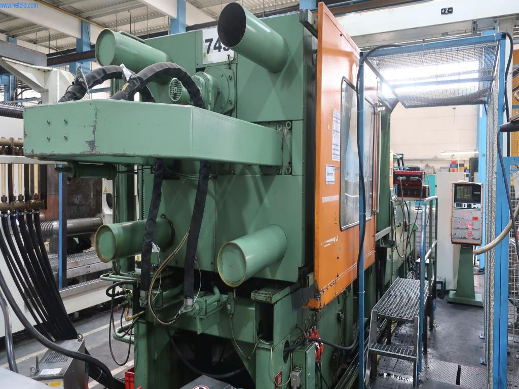 Stroji in tehnična oprema na področju brizganja plastike (1600 - 23000 kN)-2