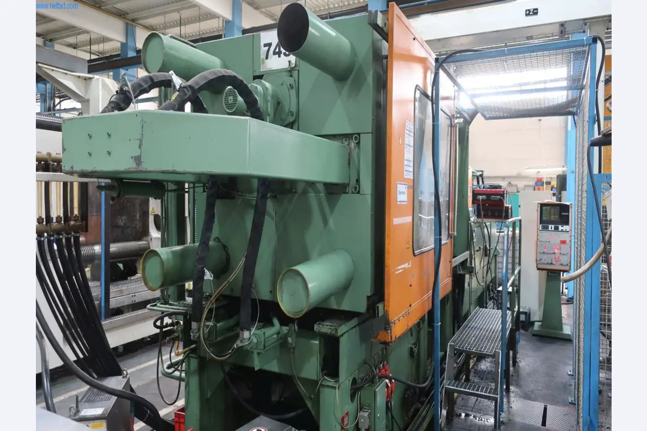 Machines en technische uitrusting op het gebied van kunststof spuitgieten (1600 - 23000 kN)-2