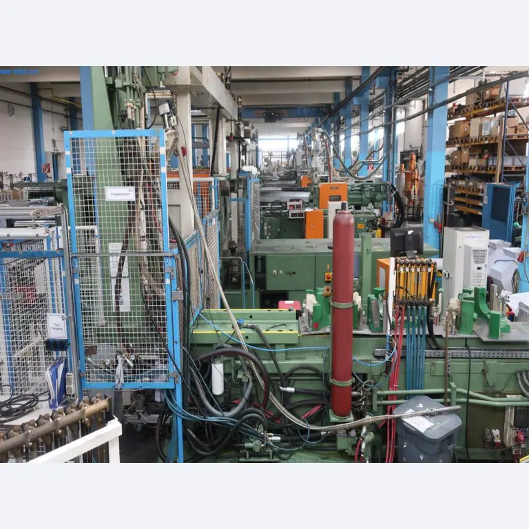 Stroji in tehnična oprema na področju brizganja plastike (1600 - 23000 kN)-1