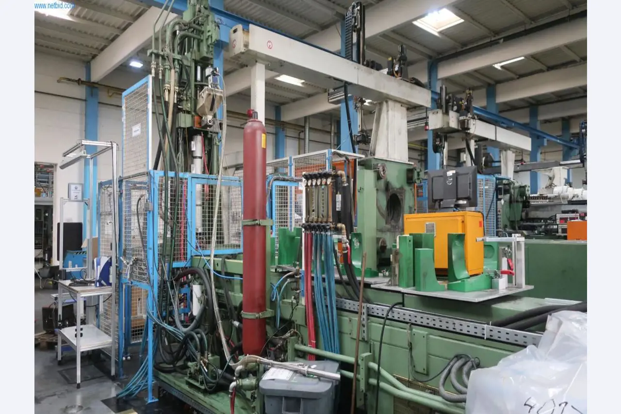 Stroji in tehnična oprema na področju brizganja plastike (1600 - 23000 kN)-2