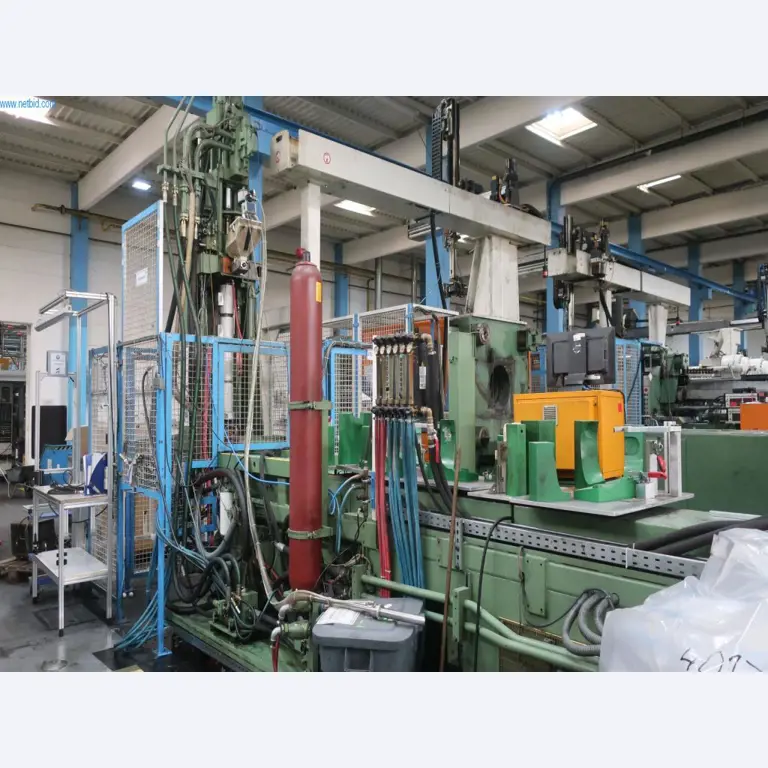 Stroji in tehnična oprema na področju brizganja plastike (1600 - 23000 kN)-2