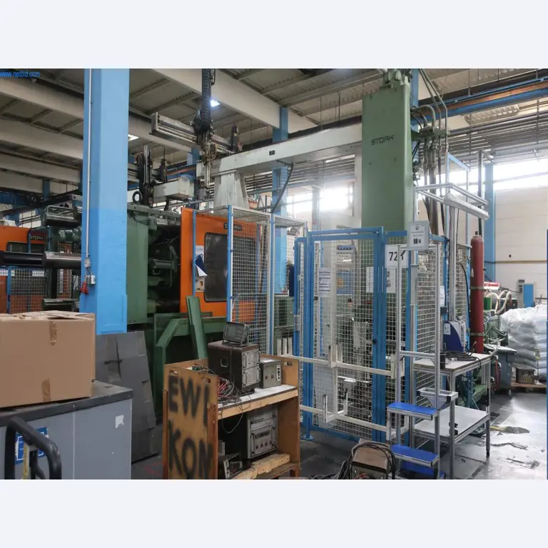 Stroji in tehnična oprema na področju brizganja plastike (1600 - 23000 kN)-3