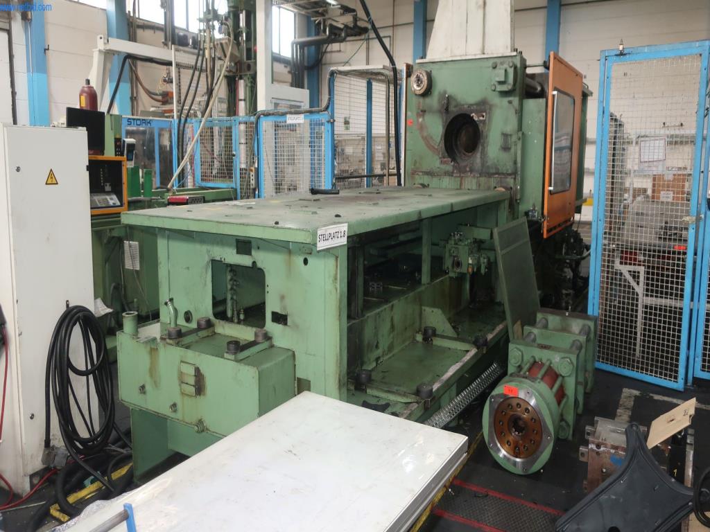 Máquinas e equipamento técnico no domínio da moldagem por injeção de plástico (1600 - 23000 kN)-5