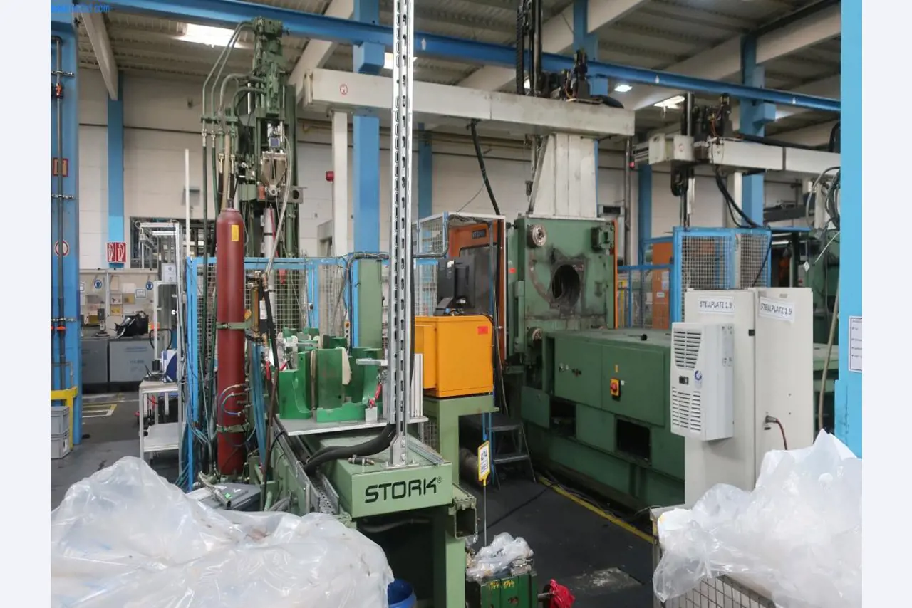 Stroji in tehnična oprema na področju brizganja plastike (1600 - 23000 kN)-6