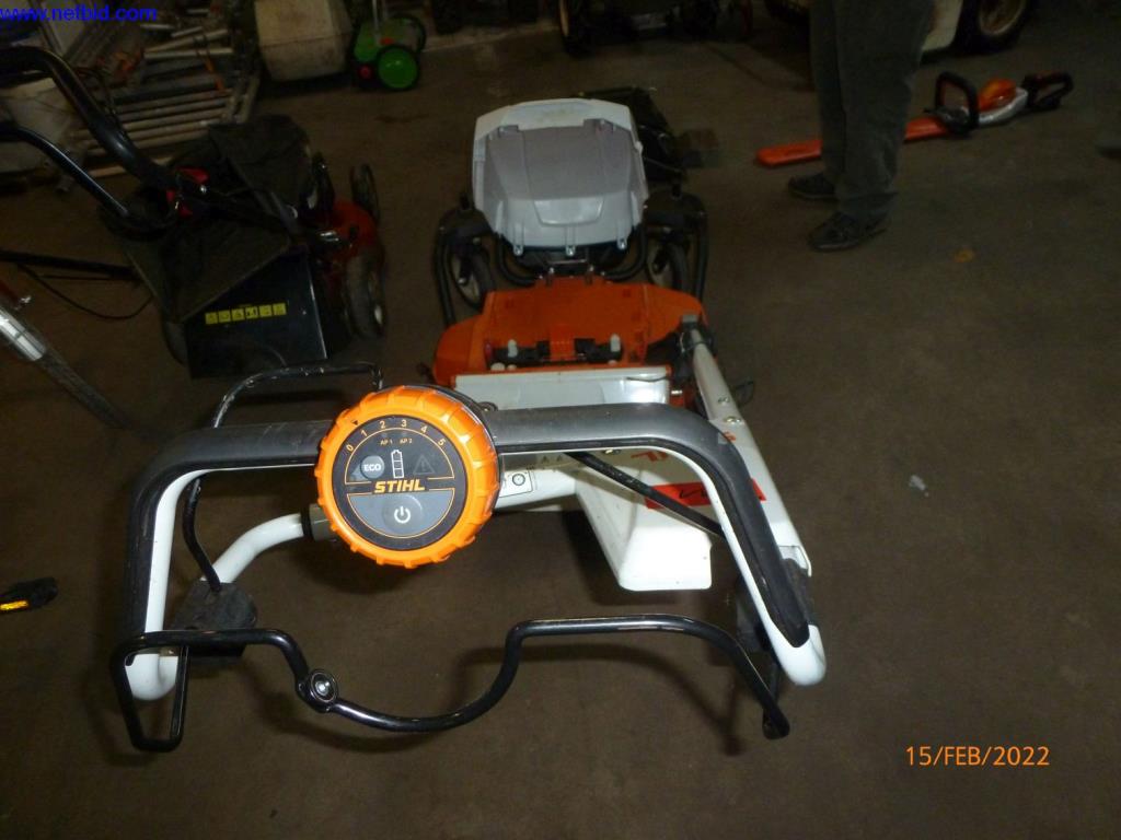 Maschinen aus dem Bereich Gartenpflege -4