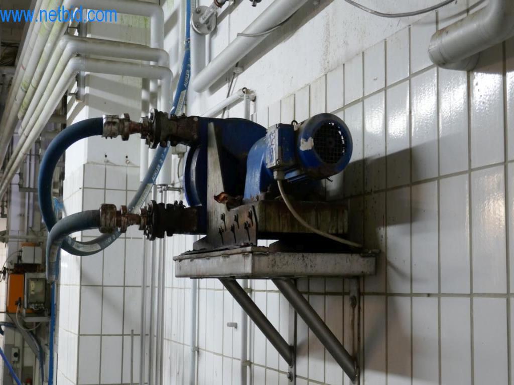 Estación de extracción de sangre de un matadero-5