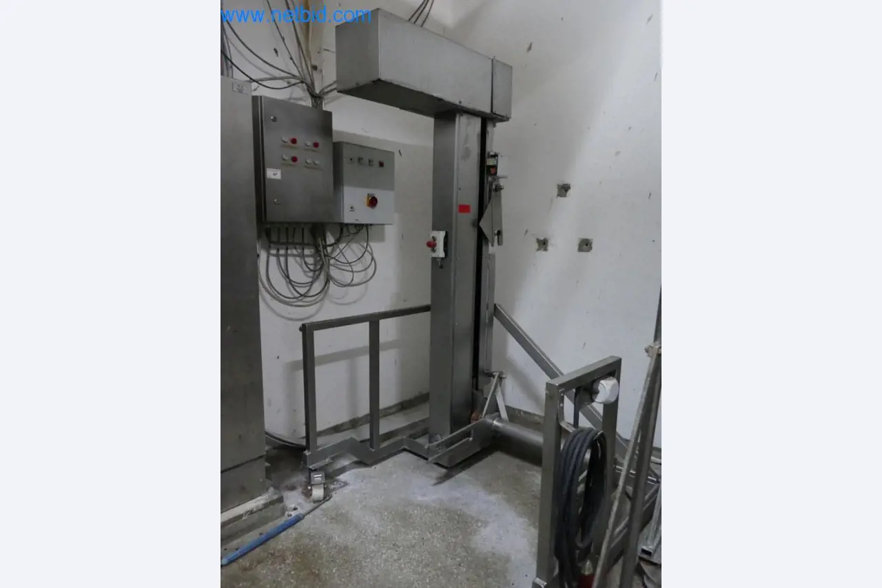 Blood collection station from a Slaughterhouse -5